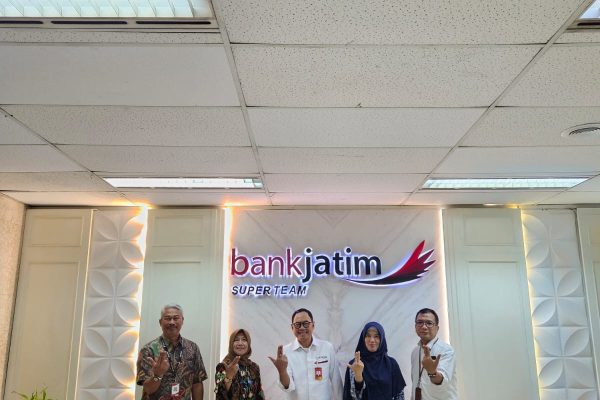 KunjungandiBankJatim